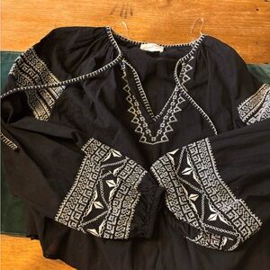 Universal Thread Black and White Embroidered Blouse